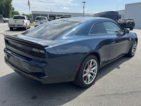 Used 2024 Dodge Charger Daytona Scat Pack w/ Plus Group AWD/4WD image 5