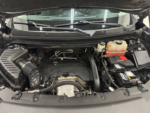 Used 2019 Chevrolet Traverse RS FWD image 31