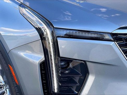 Used 2025 Cadillac XT4 Premium Luxury image 27