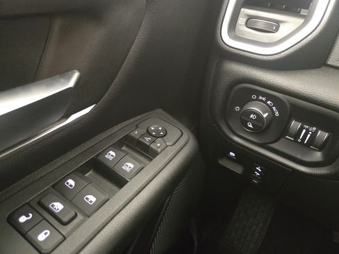 Certified 2025 RAM 1500 Big Horn AWD/4WD image 30