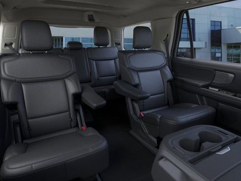 New 2025 Ford Expedition Platinum w/ Driver's Package image 11