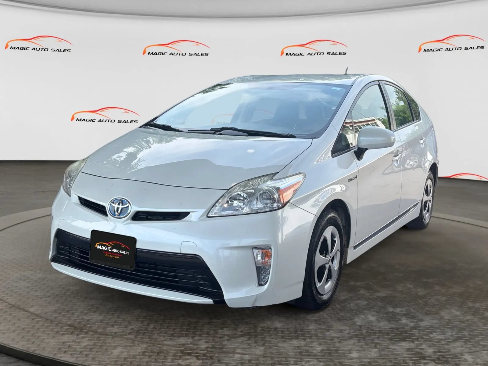 Used 2013 Toyota Prius Two FWD image 1