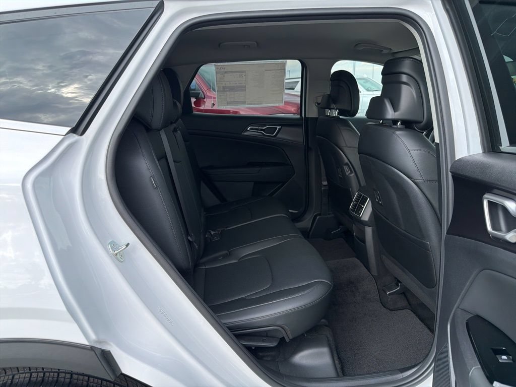 Used 2025 Kia Sportage EX FWD image 19