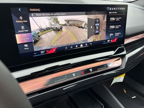 New 2026 BMW i5 eDrive40 w/ M Sport Package AWD/4WD image 42