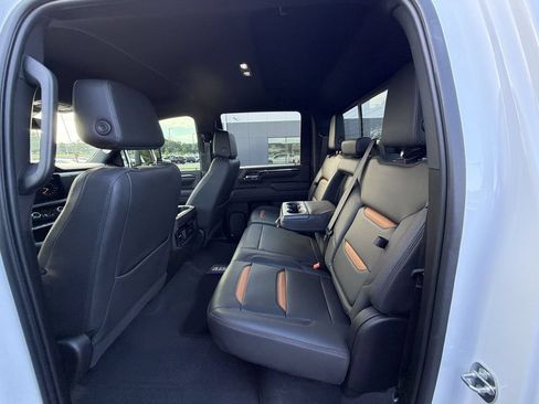 Used 2024 GMC Sierra 2500 AT4 w/ AT4 Preferred Package AWD/4WD image 21