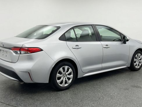 Used 2025 Toyota Corolla LE image 9