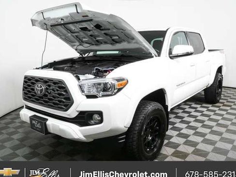 Used 2022 Toyota Tacoma TRD Sport w/ Technology Package AWD/4WD image 28