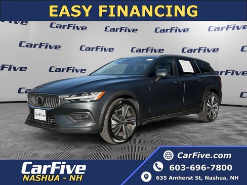 Used 2025 Volvo V60 B5 Cross Country Plus image 1