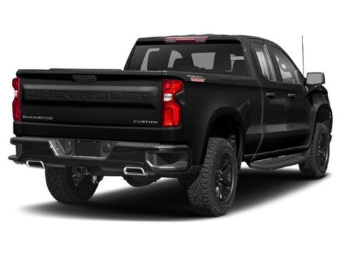 Used 2019 Chevrolet Silverado 1500 Custom Trail Boss w/ Custom Convenience Package AWD/4WD image 2