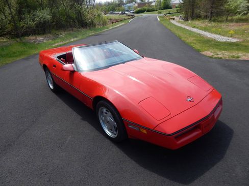 Used 1988 Chevrolet Corvette Convertible RWD image 42