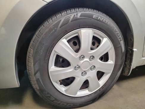 Used 2021 Nissan Versa S FWD image 31