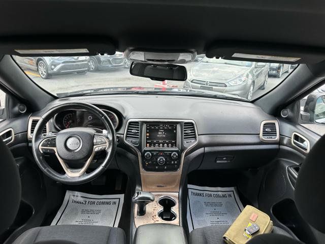Used 2015 Jeep Grand Cherokee Laredo w/ Quick Order Package 23E AWD/4WD image 21
