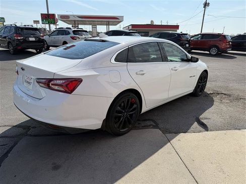 Used 2022 Chevrolet Malibu LT w/ Leather Package FWD image 6