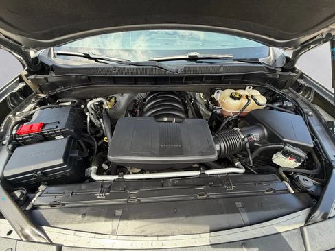 Used 2022 Chevrolet Suburban Z71 AWD/4WD image 39