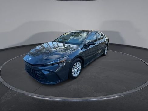 Used 2025 Toyota Camry LE image 6