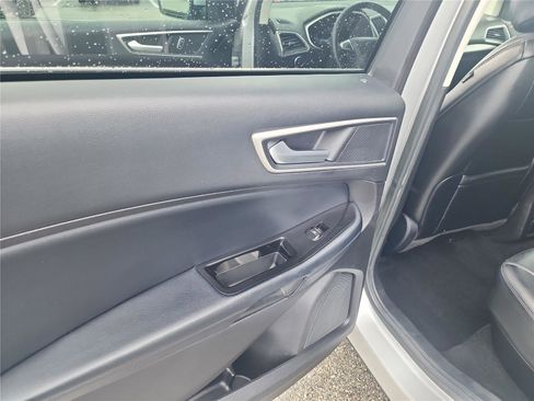 Certified 2017 Ford Edge SEL w/ Equipment Group 201A image 19