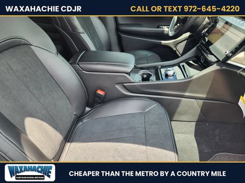 New 2026 Jeep Grand Cherokee Altitude RWD image 24