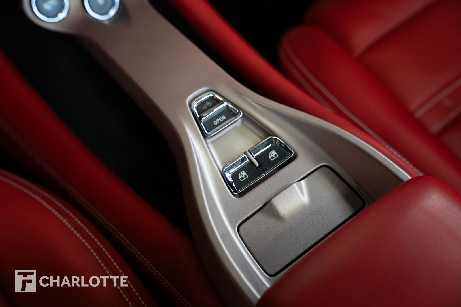 Used 2014 Ferrari California RWD image 31