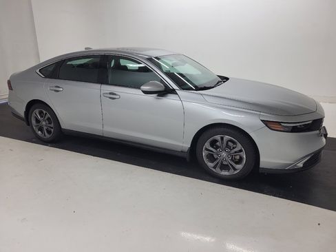 Used 2023 Honda Accord EX image 11