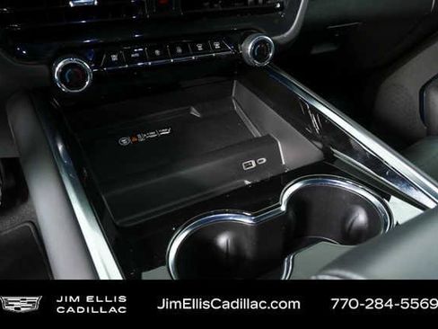 Used 2025 Chevrolet Tahoe LT AWD/4WD image 17