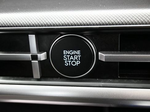 Used 2024 Hyundai Santa Fe SE image 23