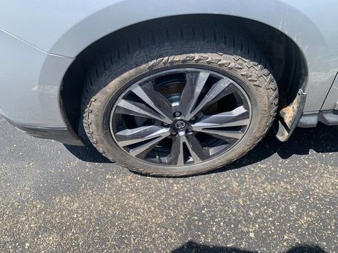 Used 2020 Nissan Pathfinder Platinum AWD/4WD image 7