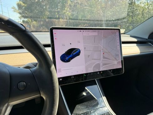 Used 2019 Tesla Model 3 image 21