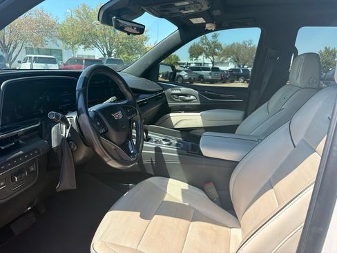 Used 2021 Cadillac Escalade Sport w/ Driver Assist Tech Package AWD/4WD image 7