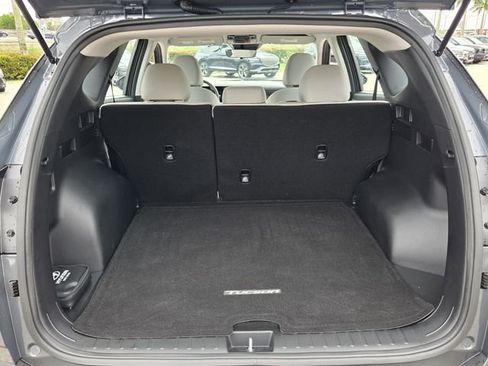 Used 2025 Hyundai Tucson SE image 13
