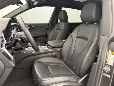 Used 2019 Audi Q8 Prestige AWD/4WD image 11