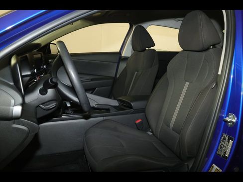 Used 2024 Hyundai Elantra SE image 23