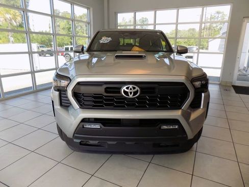 Used 2024 Toyota Tacoma TRD Sport w/ TRD Sport Upgrade Package RWD image 2