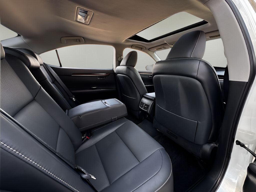 Used 2017 Lexus ES 350 w/ Premium Package FWD image 21