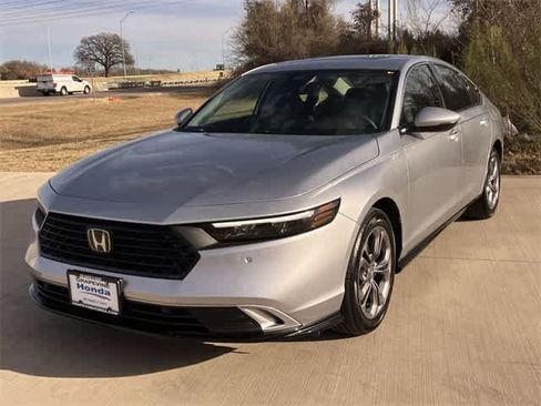 Certified 2025 Honda Accord EX-L image 2