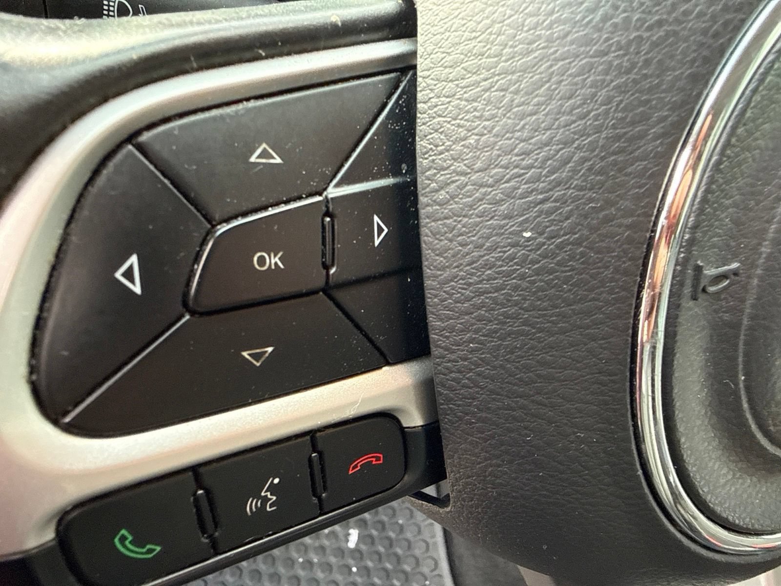 Used 2018 Jeep Compass Trailhawk AWD/4WD image 19