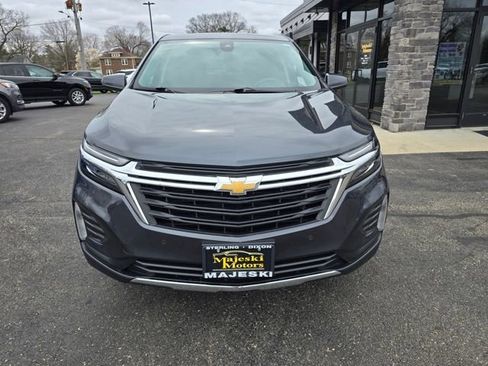 Used 2022 Chevrolet Equinox LT image 2