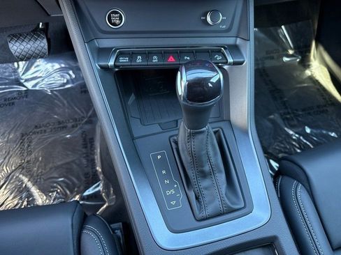 Certified 2025 Audi Q3 2.0T Premium w/ Convenience Package image 18