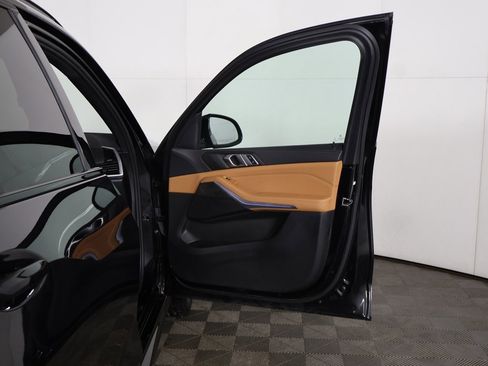 Used 2023 BMW X5 xDrive40i w/ M Sport Package image 22