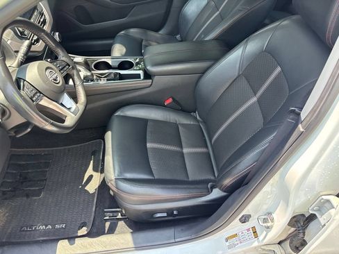 Used 2024 Nissan Altima 2.5 SR FWD image 9