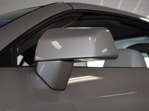 Used 2005 Cadillac XLR RWD image 34