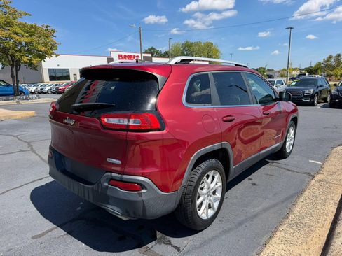 Used 2016 Jeep Cherokee Latitude FWD image 7