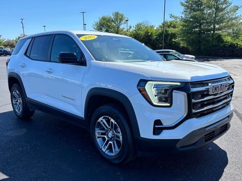 Used 2025 GMC Terrain Elevation w/ Technology Package II AWD/4WD image 9