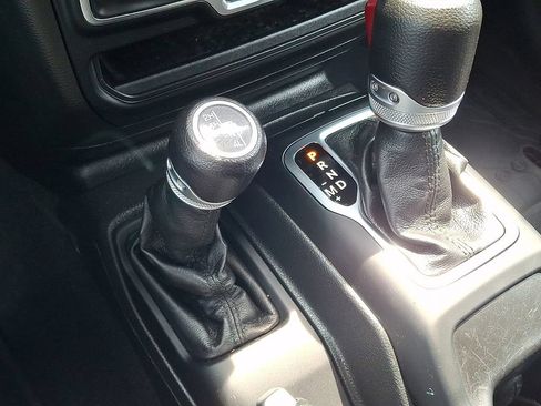 Used 2022 Jeep Wrangler Unlimited Sport AWD/4WD image 26