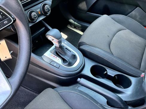 Used 2024 Kia Forte LXS w/ LXS Technology Package FWD image 17