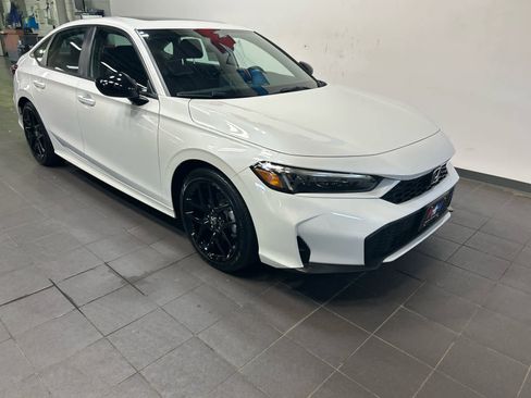 Used 2025 Honda Civic Sport image 2