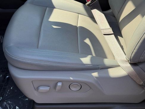 Used 2026 GMC Sierra 2500 SLT w/ SLT Premium Package image 23