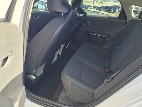New 2025 Kia K4 LXS image 10