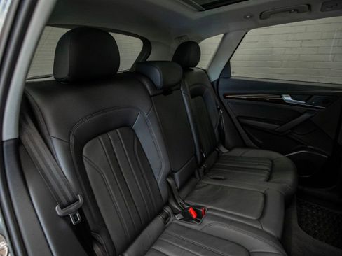 Used 2018 Audi Q5 2.0T Premium w/ Convenience Package AWD/4WD image 26