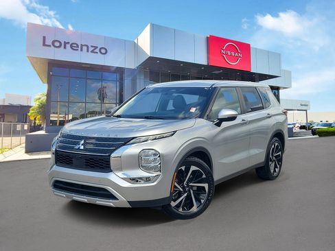 Used 2024 Mitsubishi Outlander SE FWD image 1