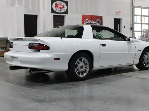 Used 1996 Chevrolet Camaro Z28 RWD image 38